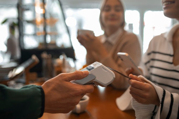 NFC nedir? NFC teknolojisi nasıl çalışır?